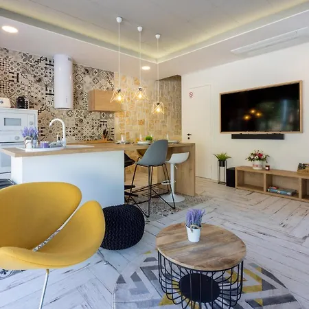 Vikendica Amoris 4 *